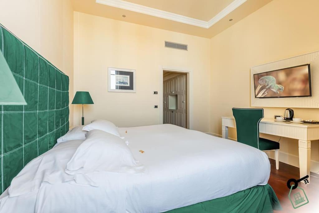 Hotel Rooms ليفورنو المظهر الخارجي الصورة