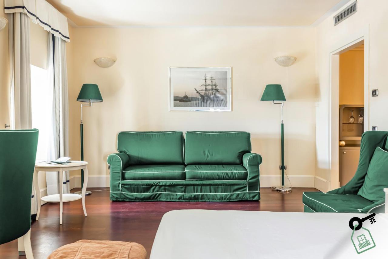 Hotel Rooms ليفورنو المظهر الخارجي الصورة