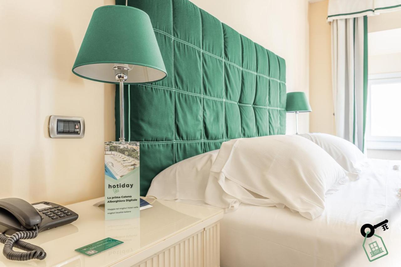Hotel Rooms ليفورنو المظهر الخارجي الصورة