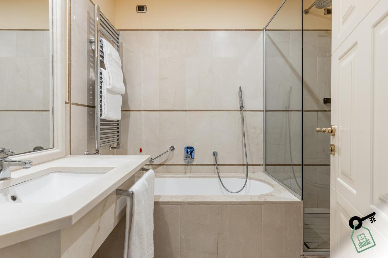 Hotel Rooms ليفورنو المظهر الخارجي الصورة